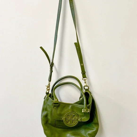 Tory Burch Green Shoulder Bag with Gold Accents - Picture 4 of 4